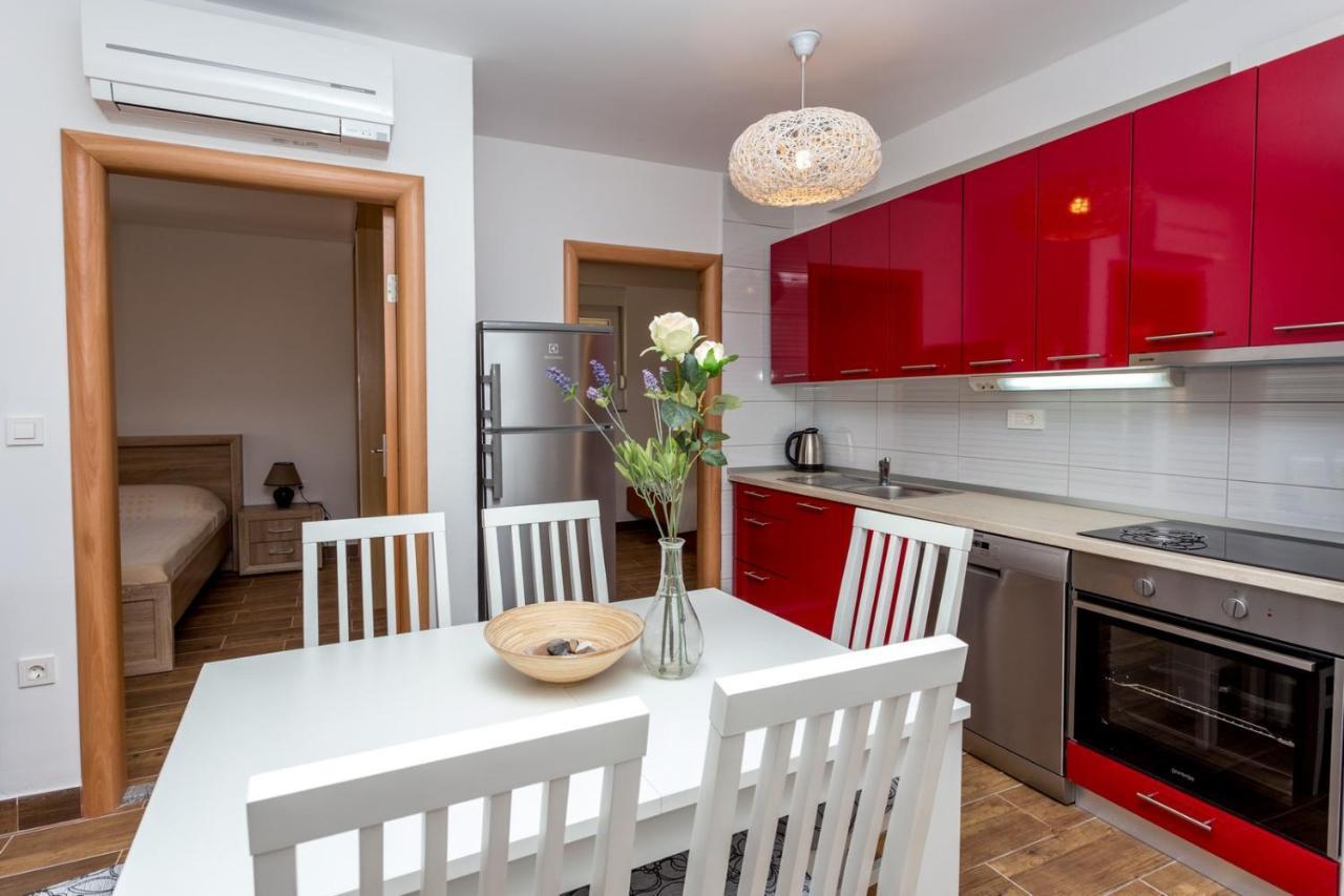 Butique Maris Apartment Komarna Bagian luar foto