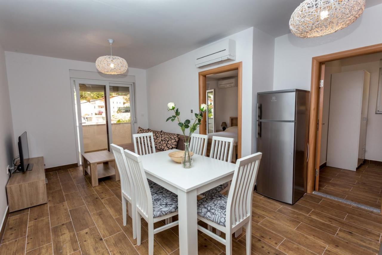 Butique Maris Apartment Komarna Bagian luar foto