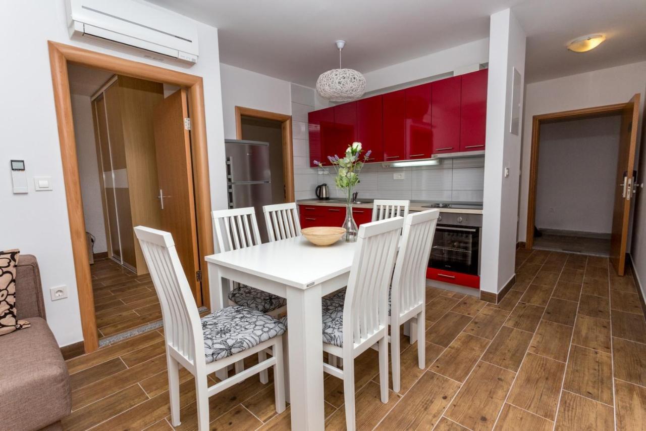 Butique Maris Apartment Komarna Bagian luar foto