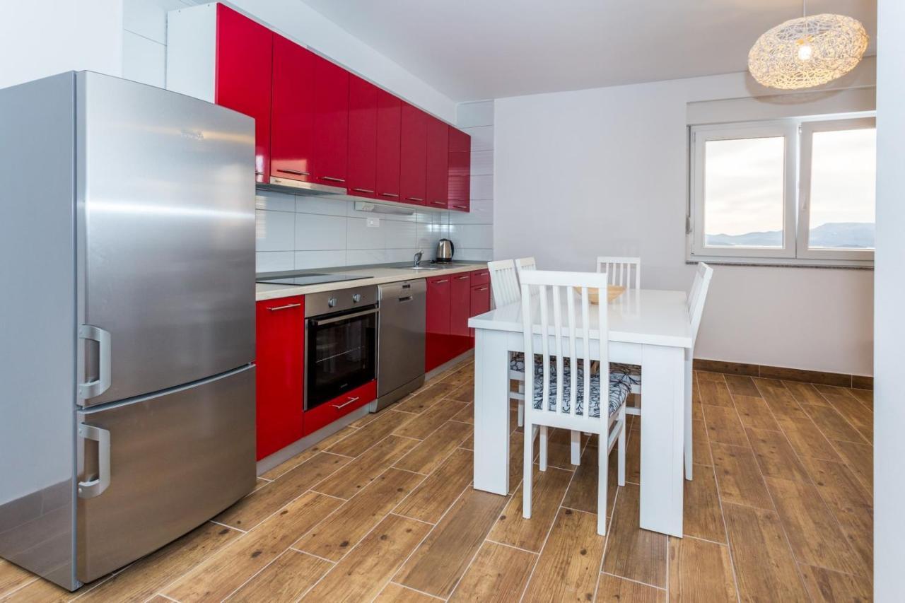 Butique Maris Apartment Komarna Bagian luar foto