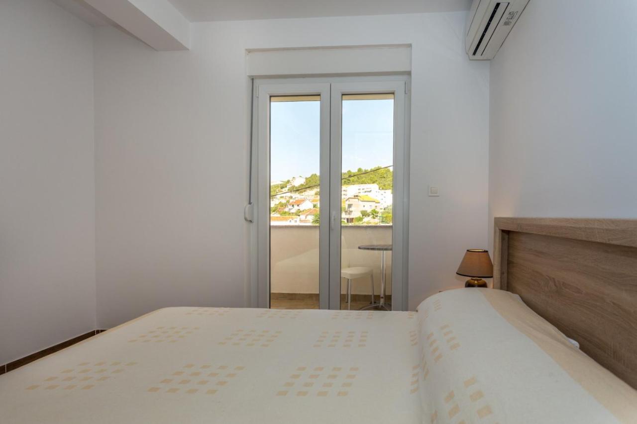 Butique Maris Apartment Komarna Bagian luar foto