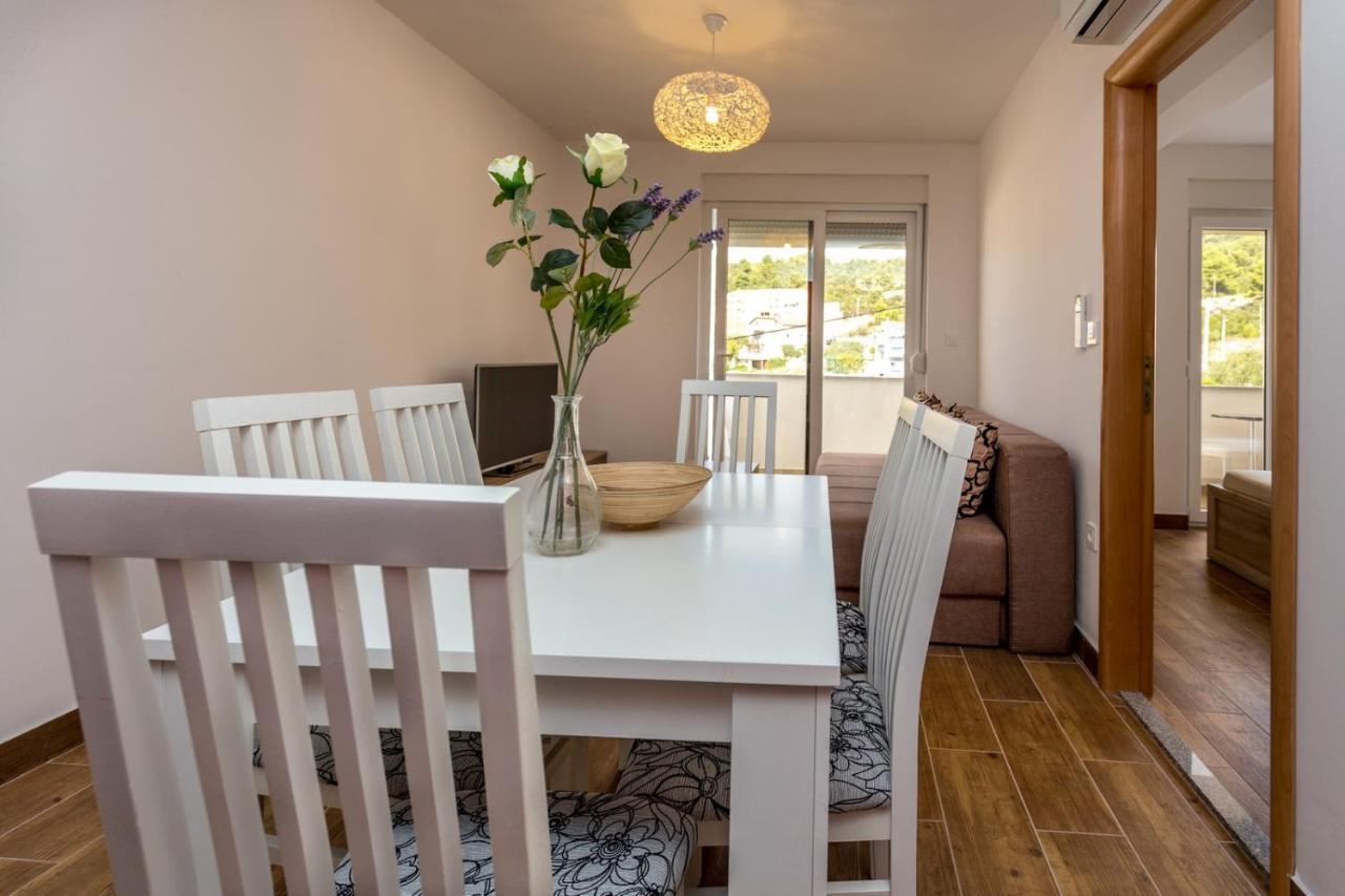 Butique Maris Apartment Komarna Bagian luar foto